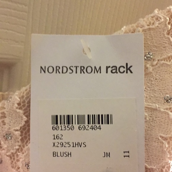 Beautiful semi-formal dress. - Picture 4 of 4